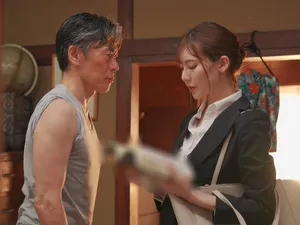 Em gái tò mò liếm cặc anh trai và cái kết